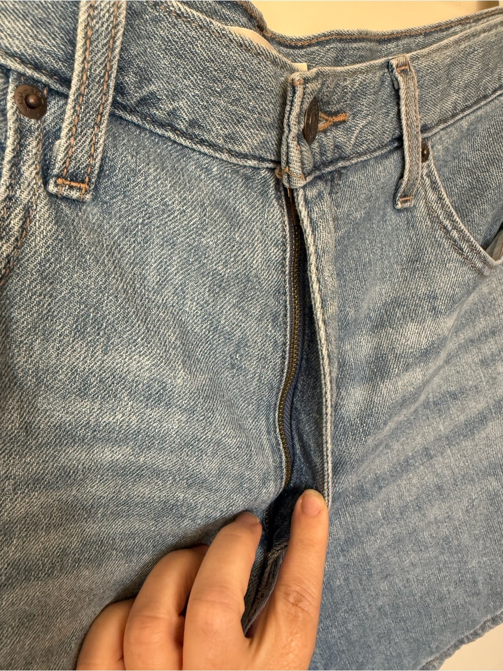 Levi’s Denim High Loose Shorts in Size 32 - Picture 11 of 16